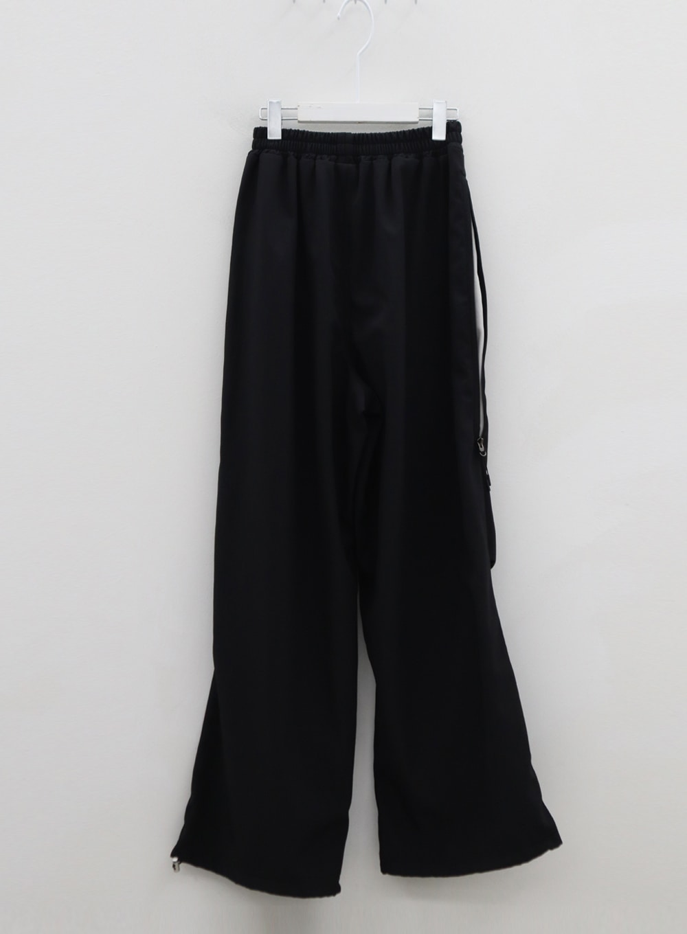 Unique Side Zipper Detailing Wide Bending Pants IS07 - Lewkin