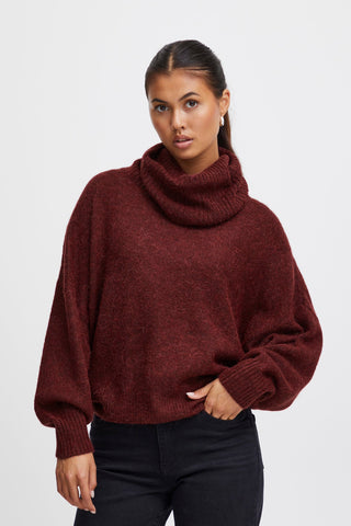 Burgundy turtleneck knitted sweater