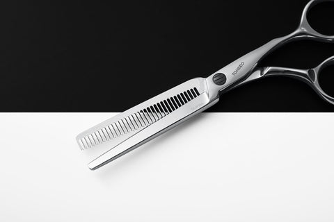 Thinning scissors