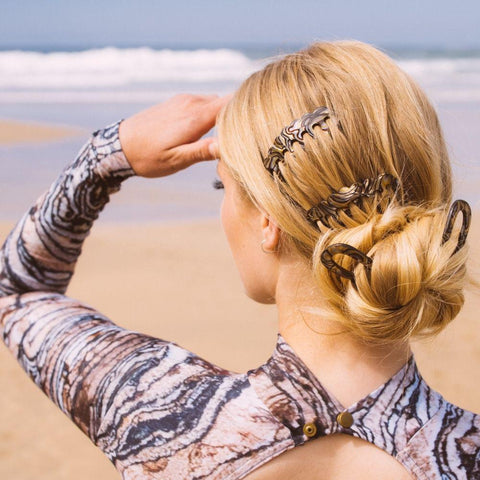 Peinado de verano con accesorios Tegen.