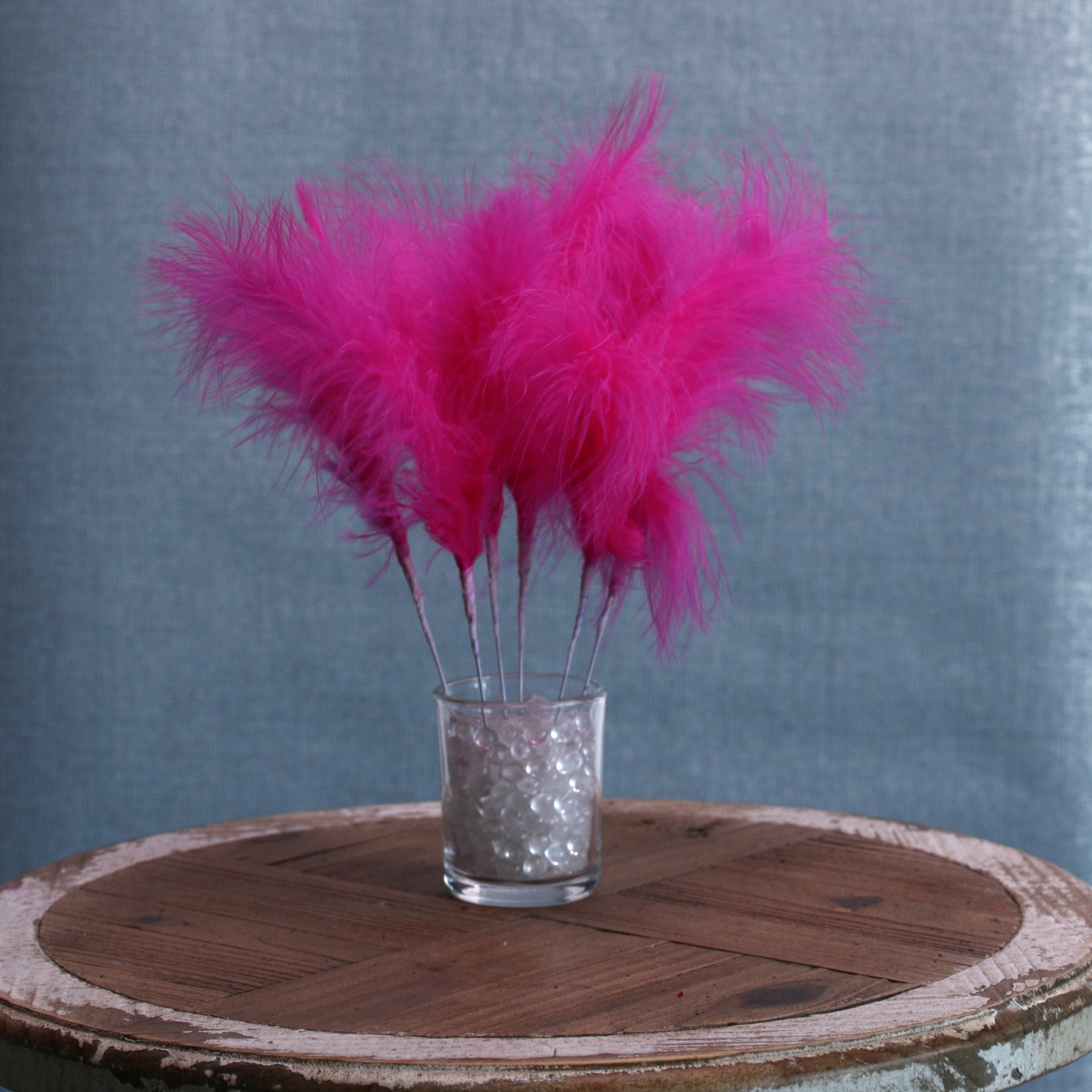 View Fuchsia Pink Fluff Feathers 6 Pack information