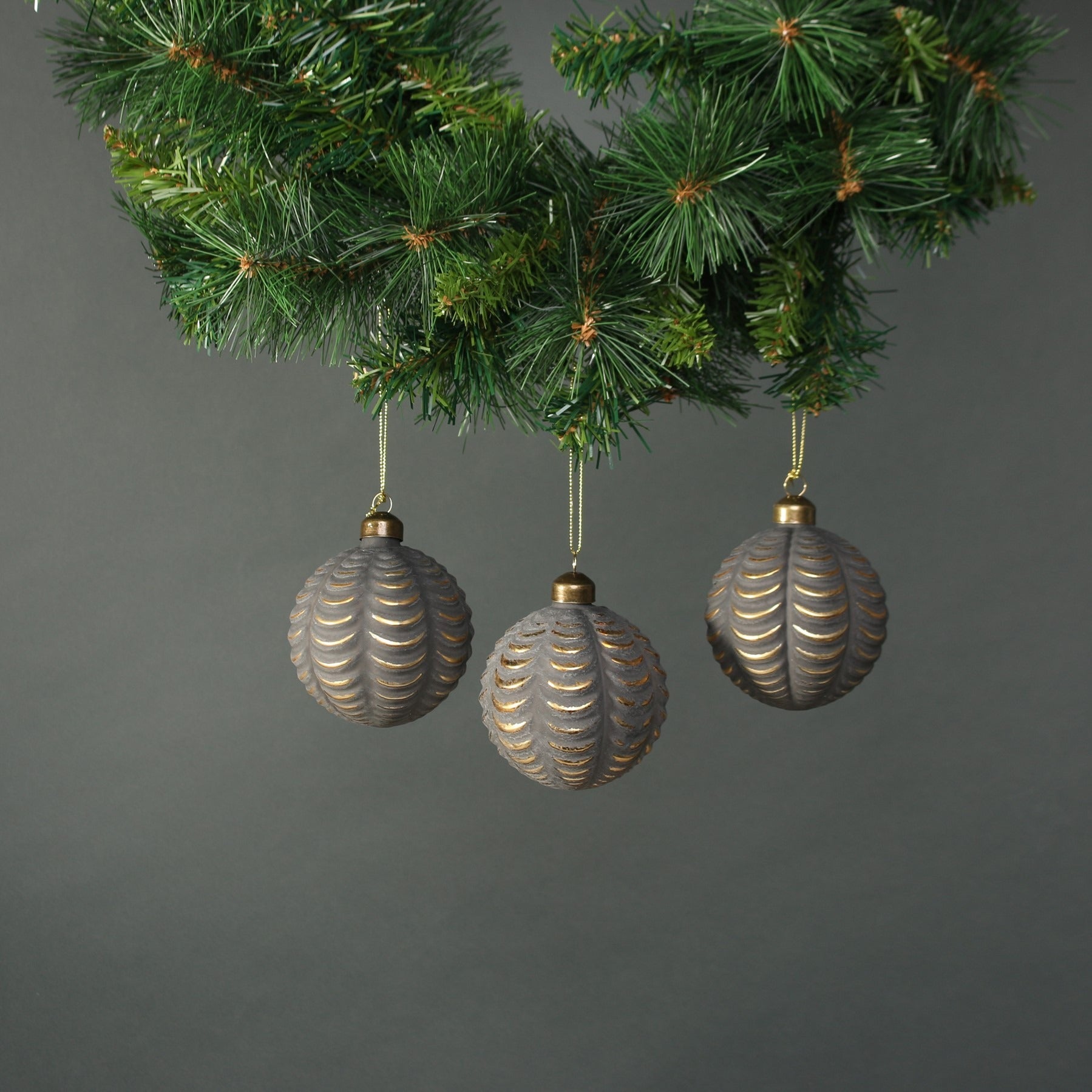 View Luna Glass Frill Bauble Pewter Gold Set of 4 information