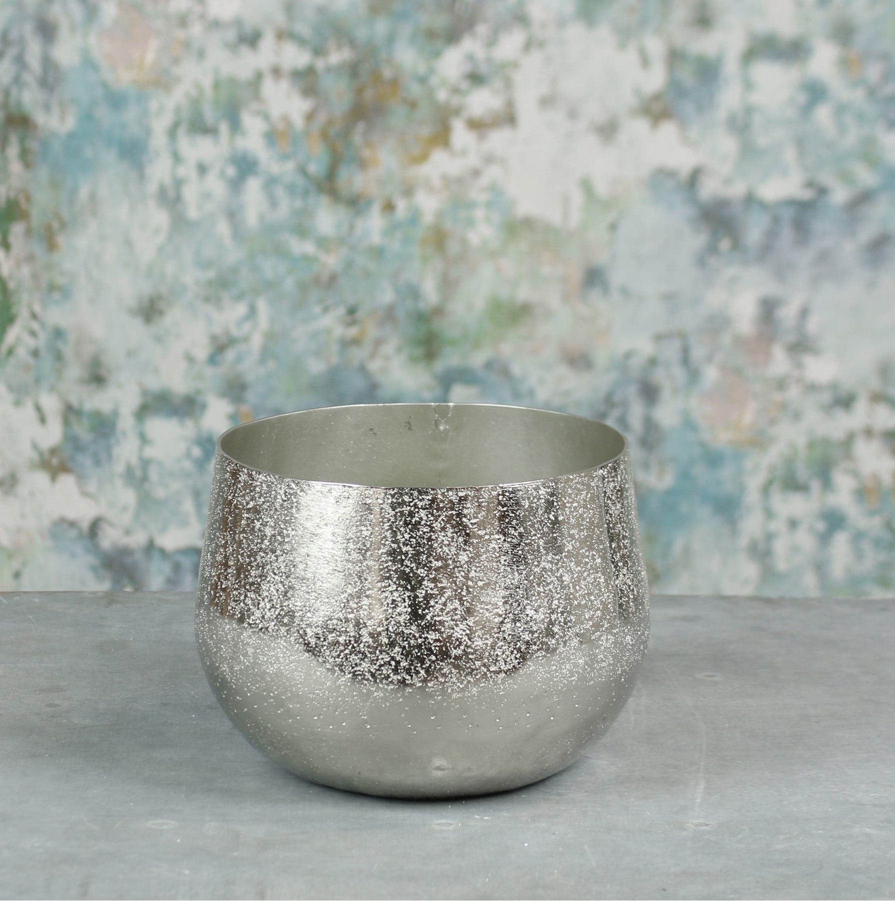 View Silver Mayfair Planter Medium information