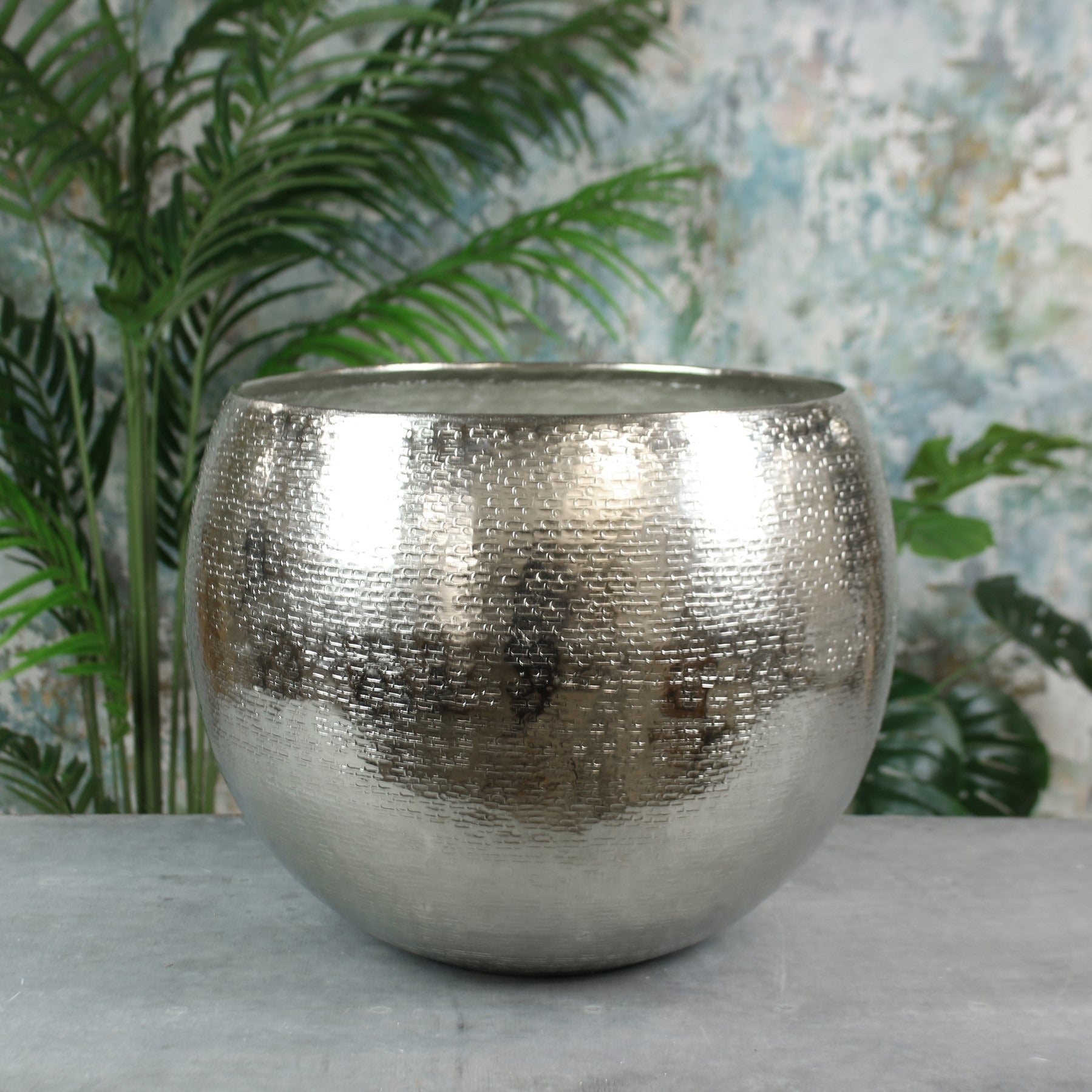 View Silver Hampstead Planter Medium information