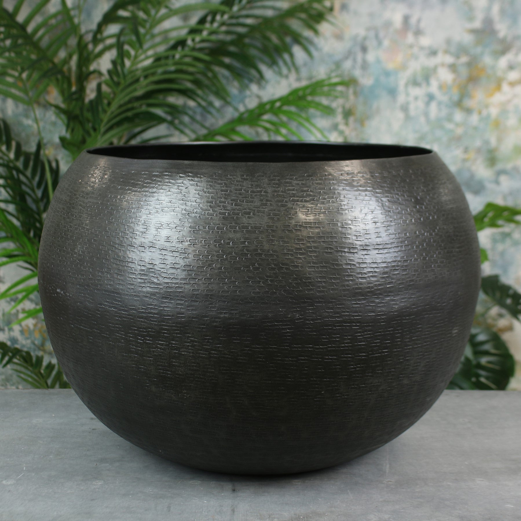 View Graphite Hampstead Planter Large information