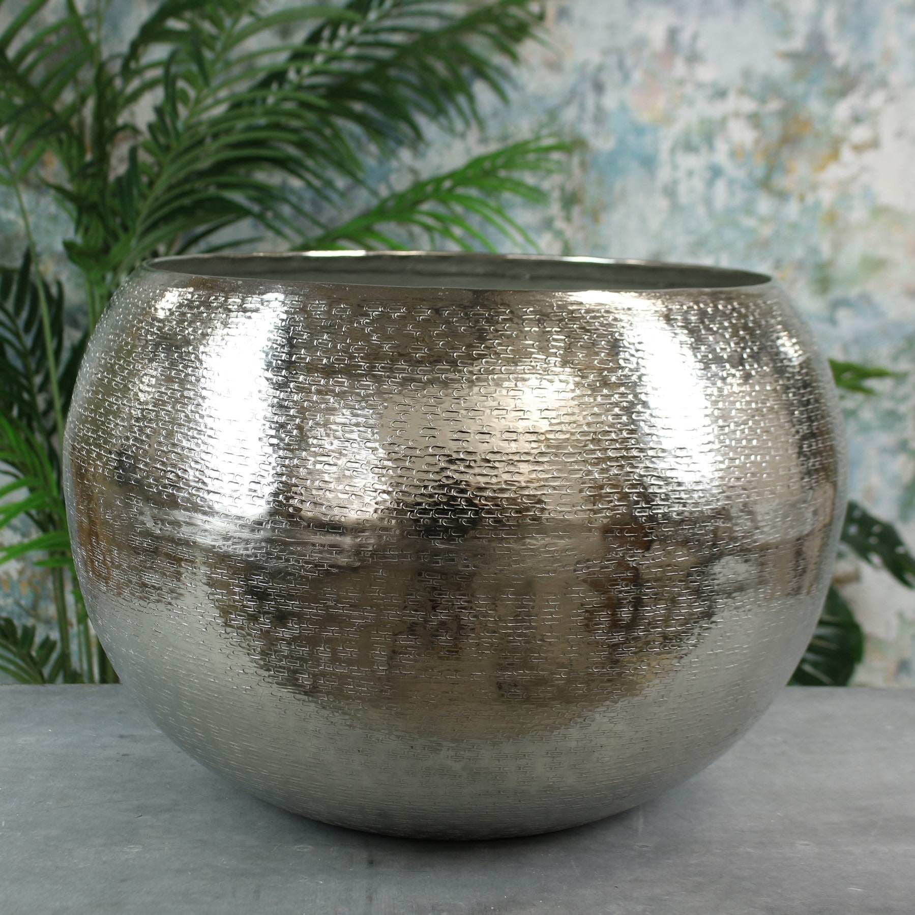 View Silver Hampstead Planter Large information
