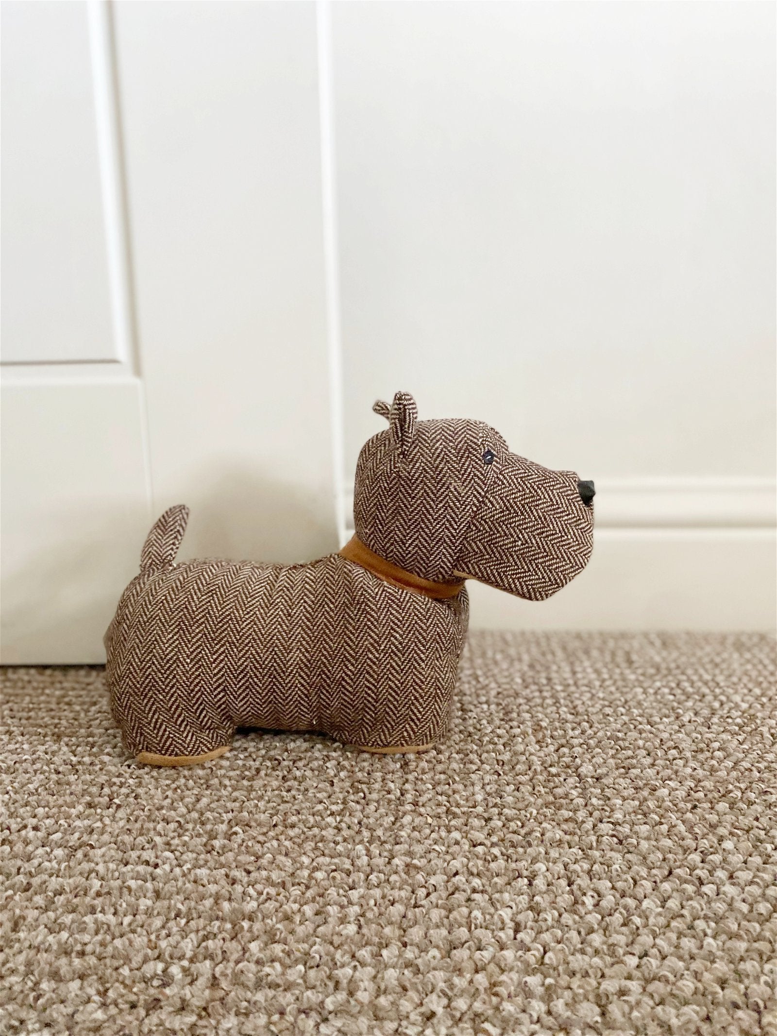 View Scottish Terrier Doorstop Brown information