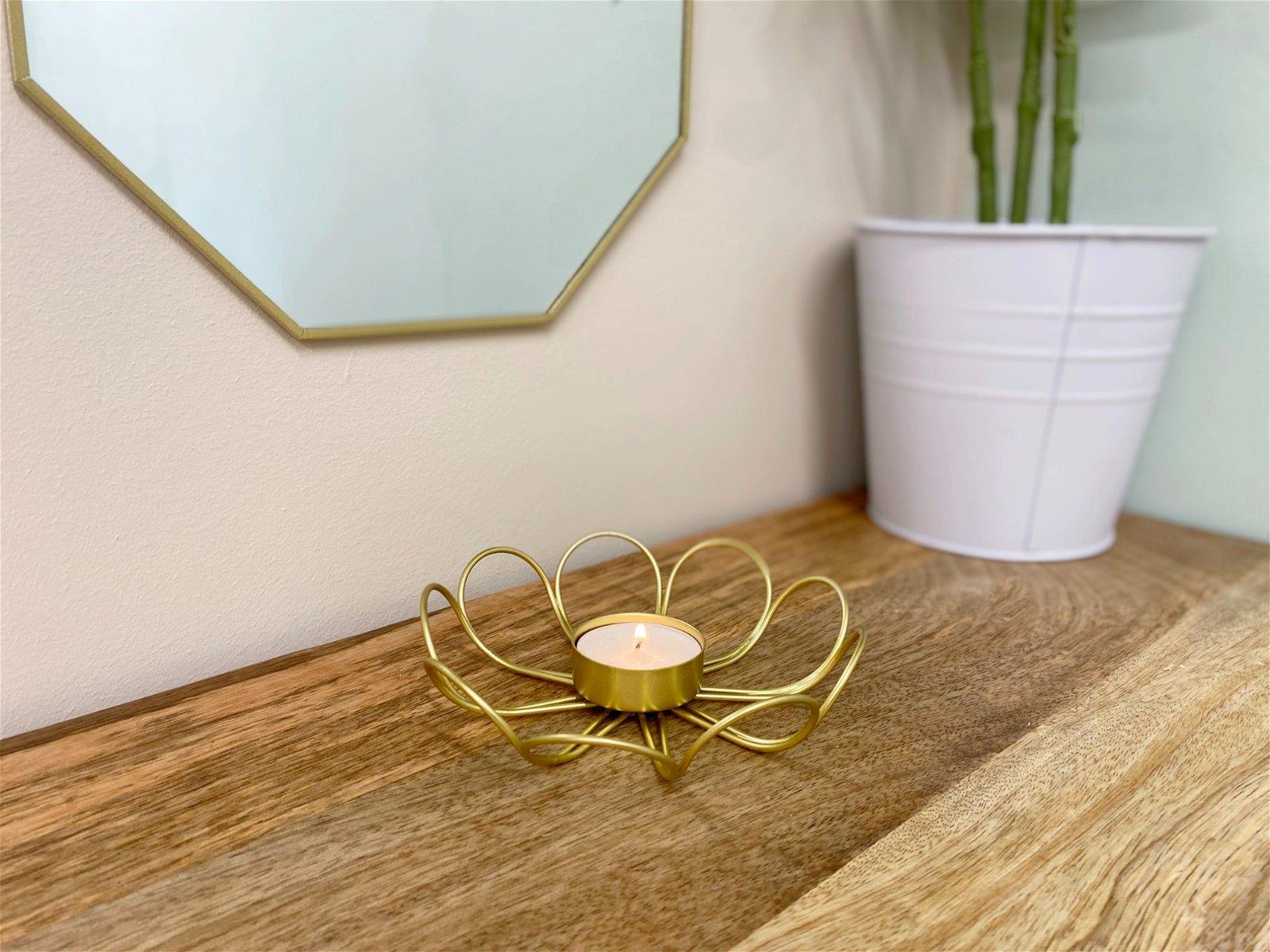 View Flower Wire Tealight Holder information