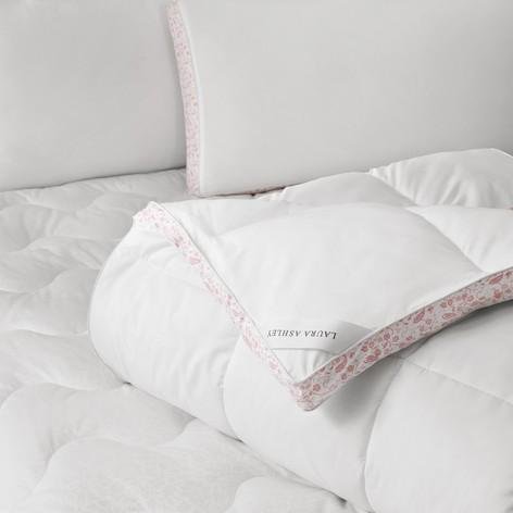 https://cdn.shopify.com/s/files/1/0600/7129/products/300t-cotton-sateen-pink-duvet-insert-956592@2x.jpg?v=1621259787