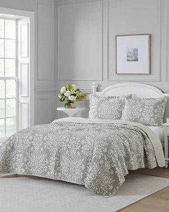 Rowland Grey Quilt Set