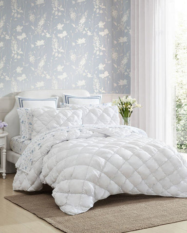 Laura Ashley Rowland Cotton Reversible Grey Quilt Set - On Sale - Bed Bath  & Beyond - 14690827