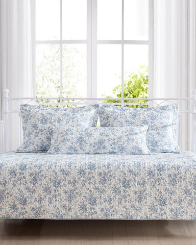 Walled Garden Blue Quilt Set