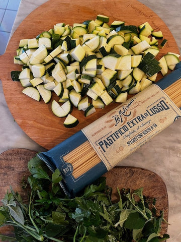 Linguine mit Zucchini und Minze - Babarolo Weinhandel GmbH