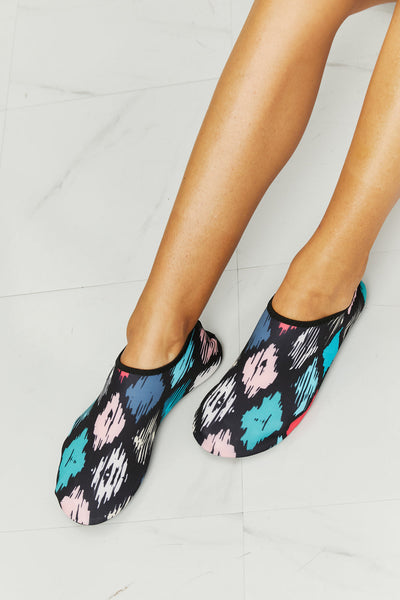 MMshoes On The Shore Water Shoes in Multi Print on any thing USA/STOD clothes