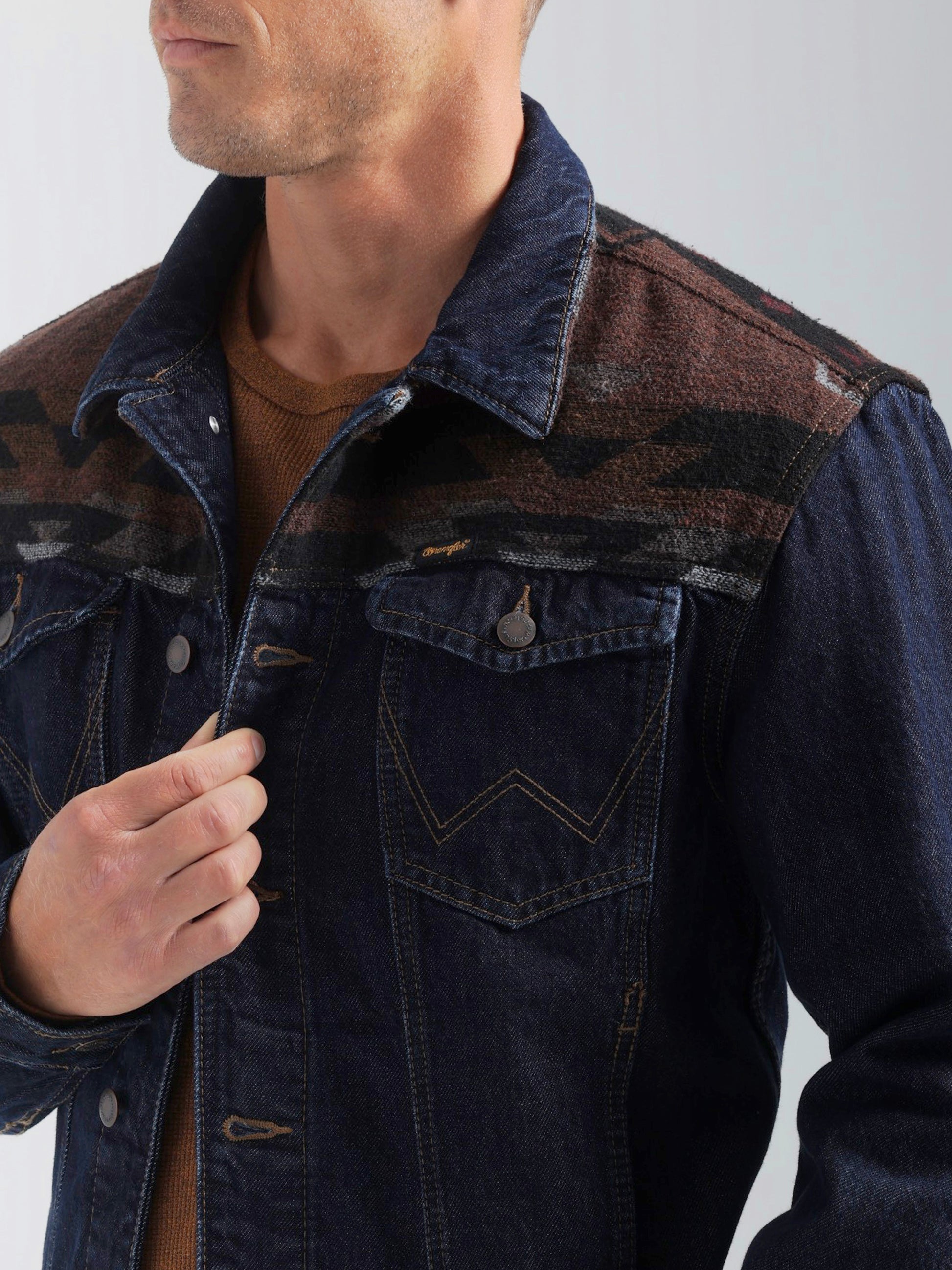 WRANGLER MENS CONTRAST SOUTHWESTERN YOKE UNLINED DENIM JACKET - PECAN –  Broken horn