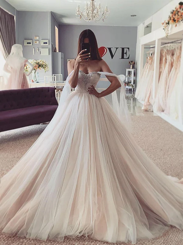 Ball Gown Sweetheart Tulle Beading Sleeveless Court Train Wedding Dres ...