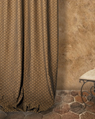 Moderná a luxusná záclona zlatej farby s jemným vzorom značky Castello del Barro