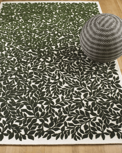 Moderný koberec so zeleným vzorom rastliny značky Christian Lacroix