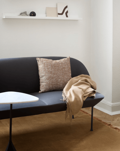 Luxusné bytové textílie pleťovej farby do obývačkxy značky Kinnasand