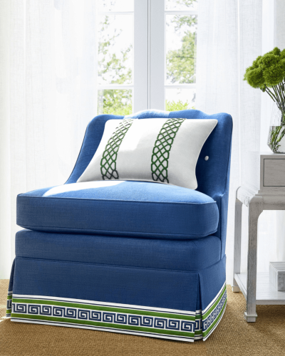 Moderný modrý bytový textil na doplnky a čalúnenie značky Thibaut