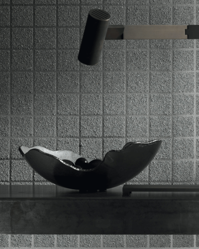 Luxusná moderná tapeta so vzorom kameňa do kúpelne značky Ulf Moritz by Sahco