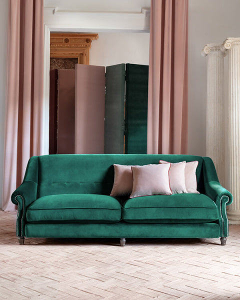 Dizajnová moderná zelená čalúnnická látka na pohovku alebo sedačku do obývačky značky Alhambra