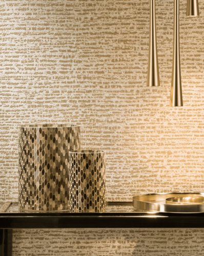 Dizajnová luxusná tapeta v pieskovej farbe s jemnou štruktúrou značky Omexco