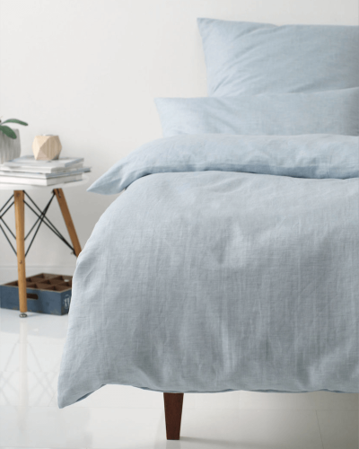 Svetlo-modrá moderná a kvalitná posteľná bielizeň značky Elegante