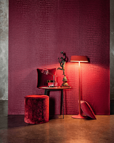 Luxusná a štýlová šervená tapeta so štruktúrou značky Giardini