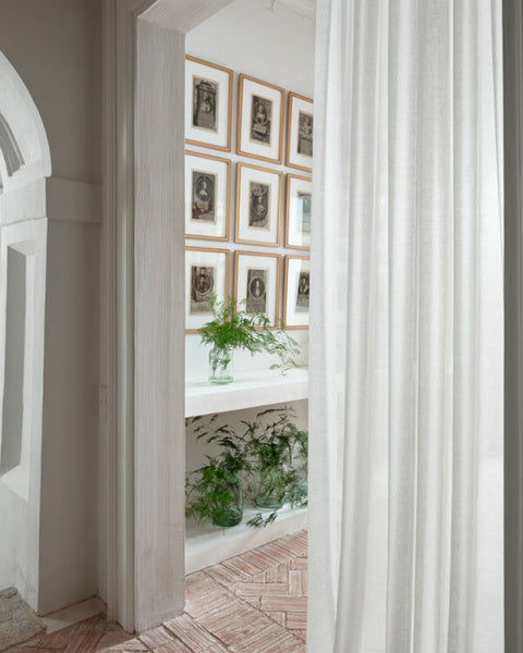 Biele moderné luxusné záclony a závesy značky Alhambra