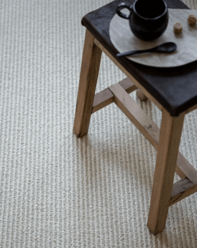 Štruktúrovaný moderný a pohodlný koberec do luxusného interiéru značky Creatuft
