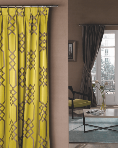 Moderné a dizajnové žlté záclony a závesy s jmeným vzorom značky Houlés