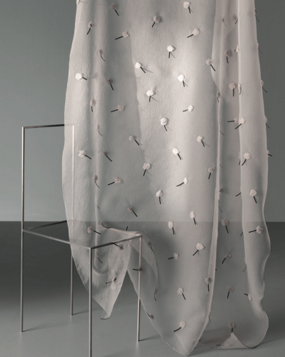 Polopriehladná luxusná biela záclona značky Ulf Moritz by Sahco