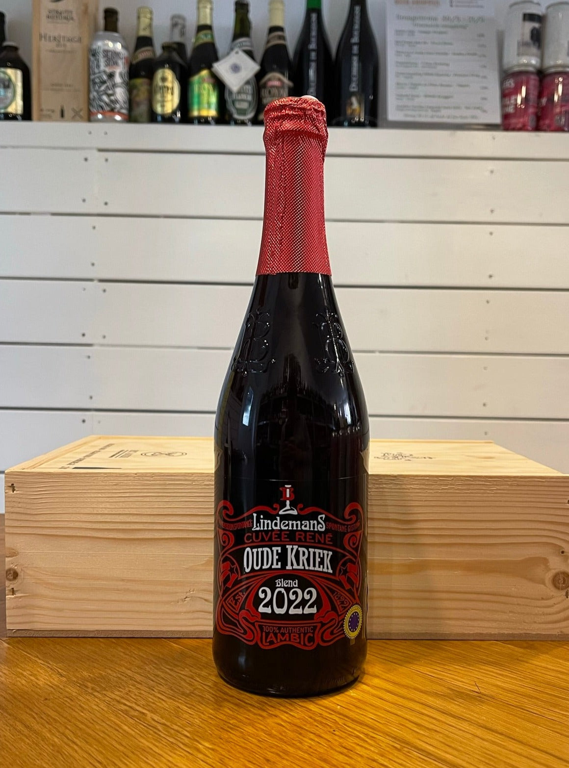 Se Oude Kriek Cuvée René - 75cl, 7%, Kriek Lambic - Brouwerij Lindemans hos Beershoppen.dk