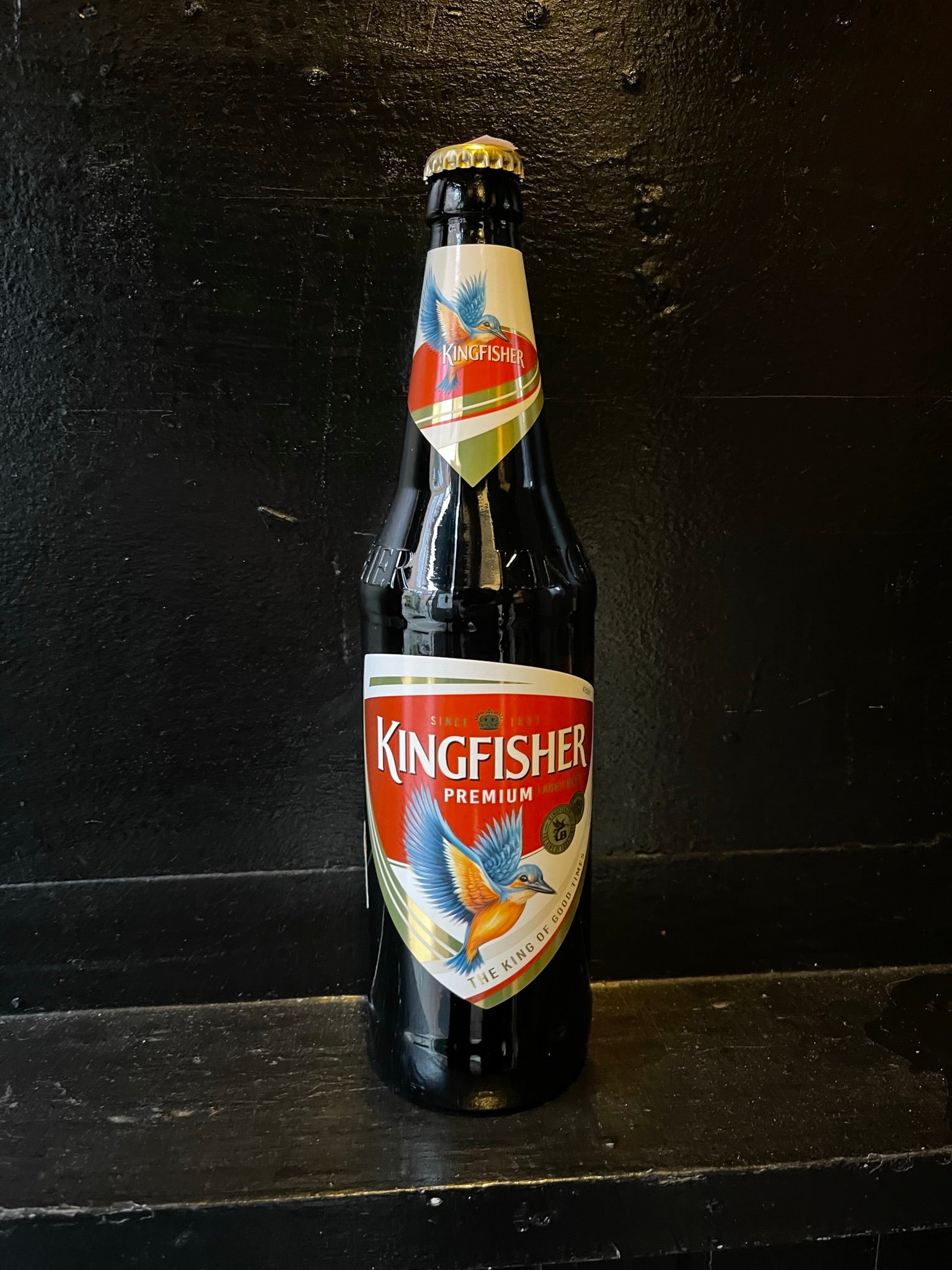 Brug Kingfisher Premium Lager - 65cl, 4,8%, Lager - United Breweries til en forbedret oplevelse