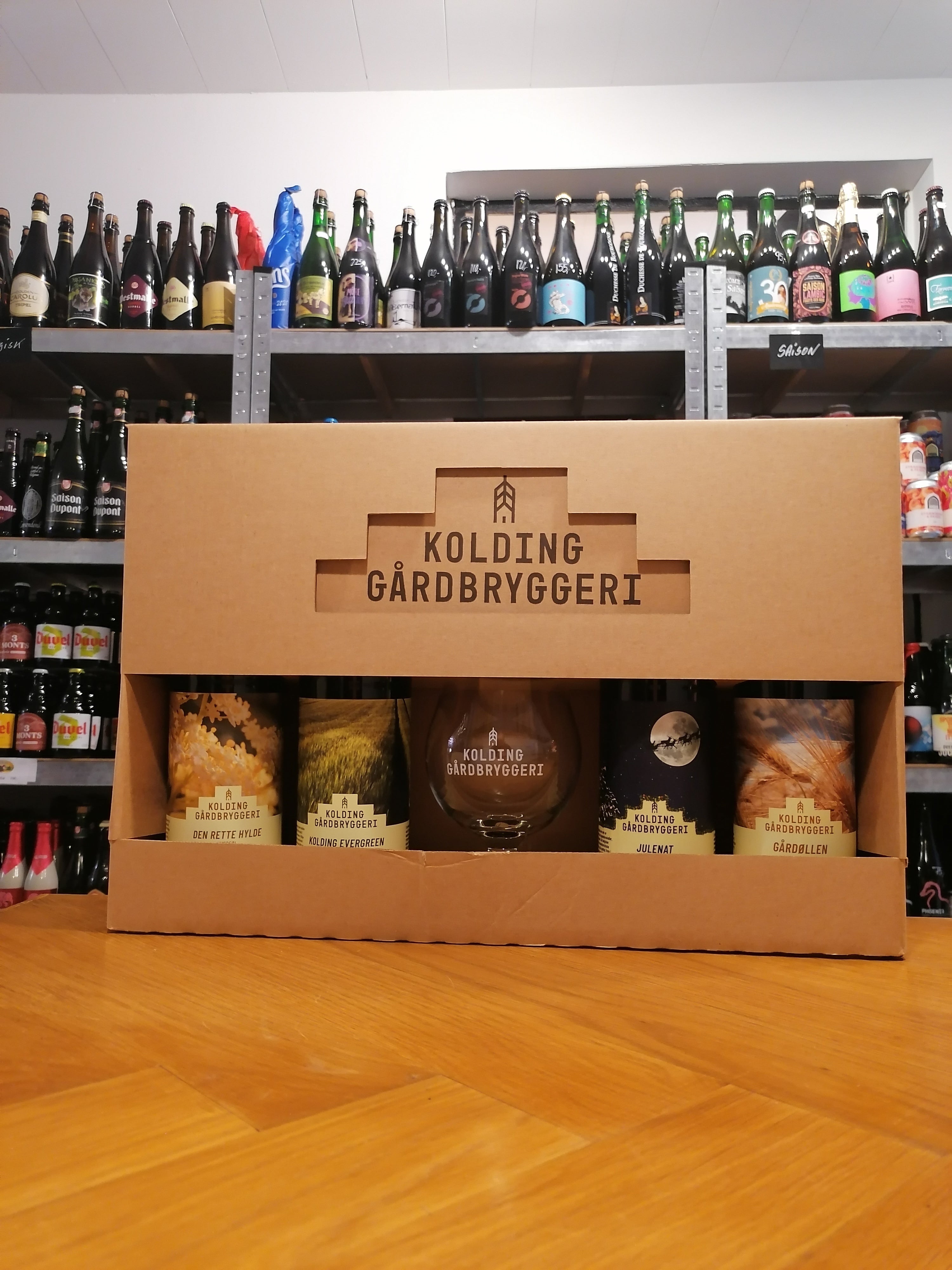 Se Kolding Gårdbryggeri gavepakke m/4 øl af 50 cl hos Beershoppen.dk