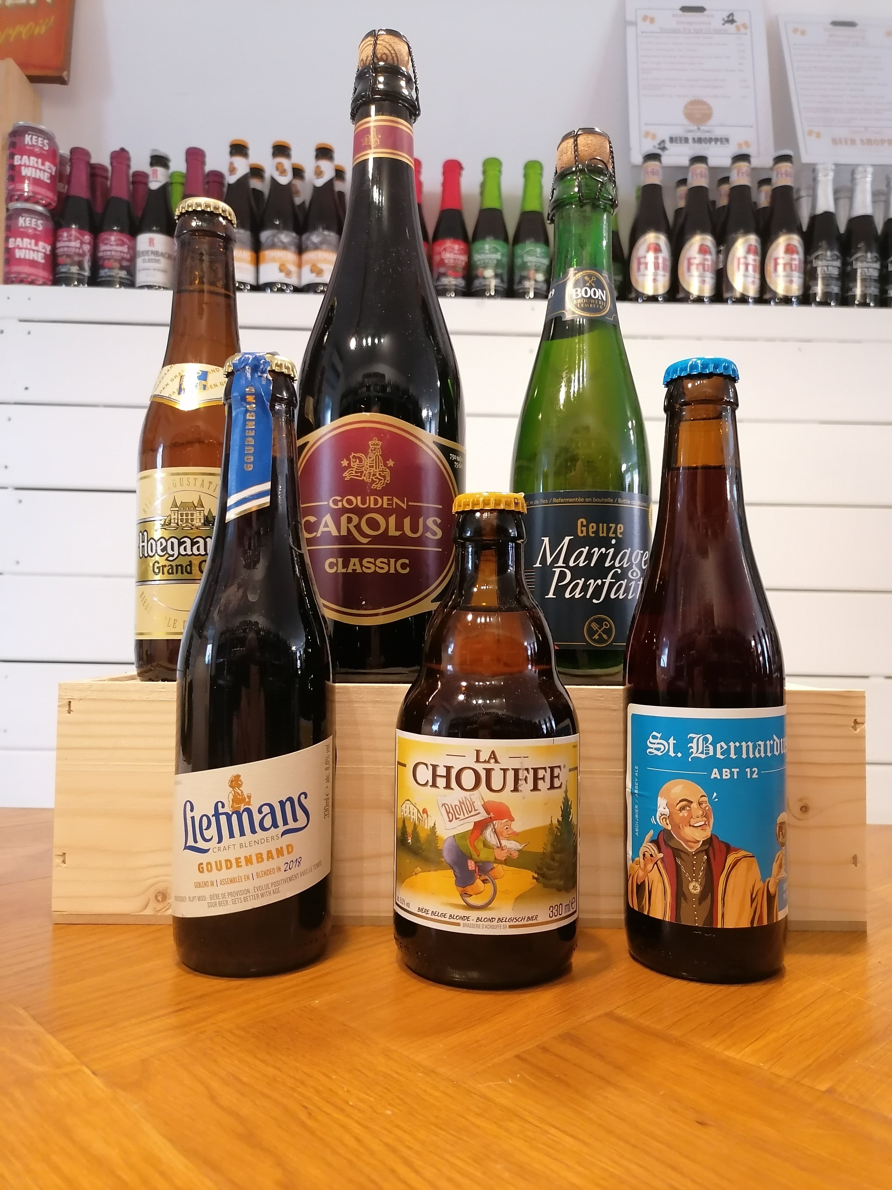 Brug Belgisk smagekasse med 6 top-bedømte belgiske øl til en forbedret oplevelse