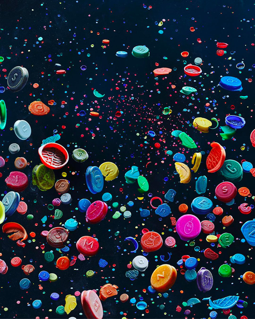 La plastica oceanica diventa arte - Mandy Barker