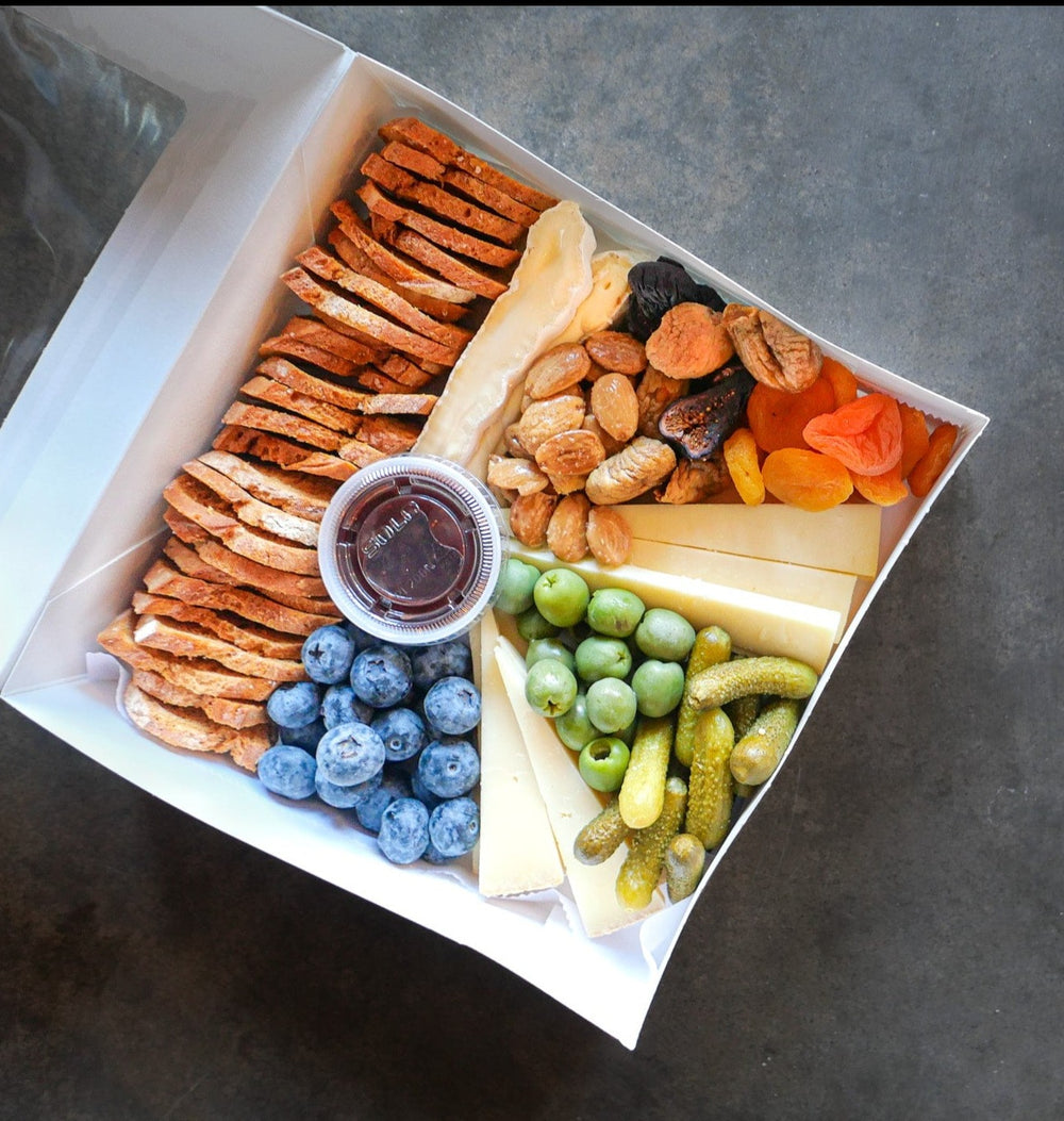 Medium charcuterie box or board