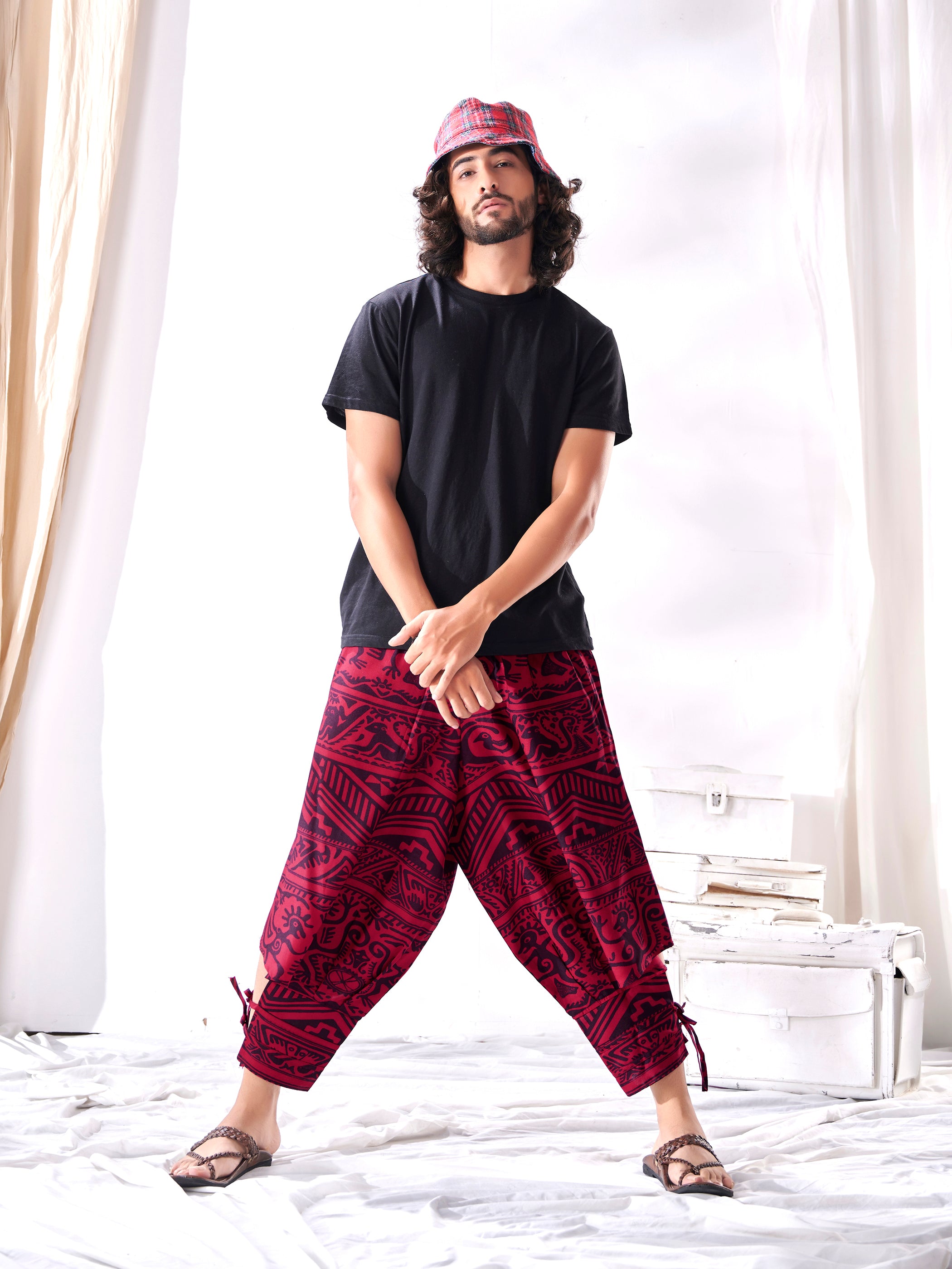 How to create a casual look with men harem pants