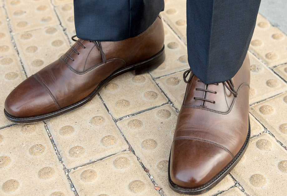 How To Wear Navy Blue Suit With Brown Shoes-Bruno Marc