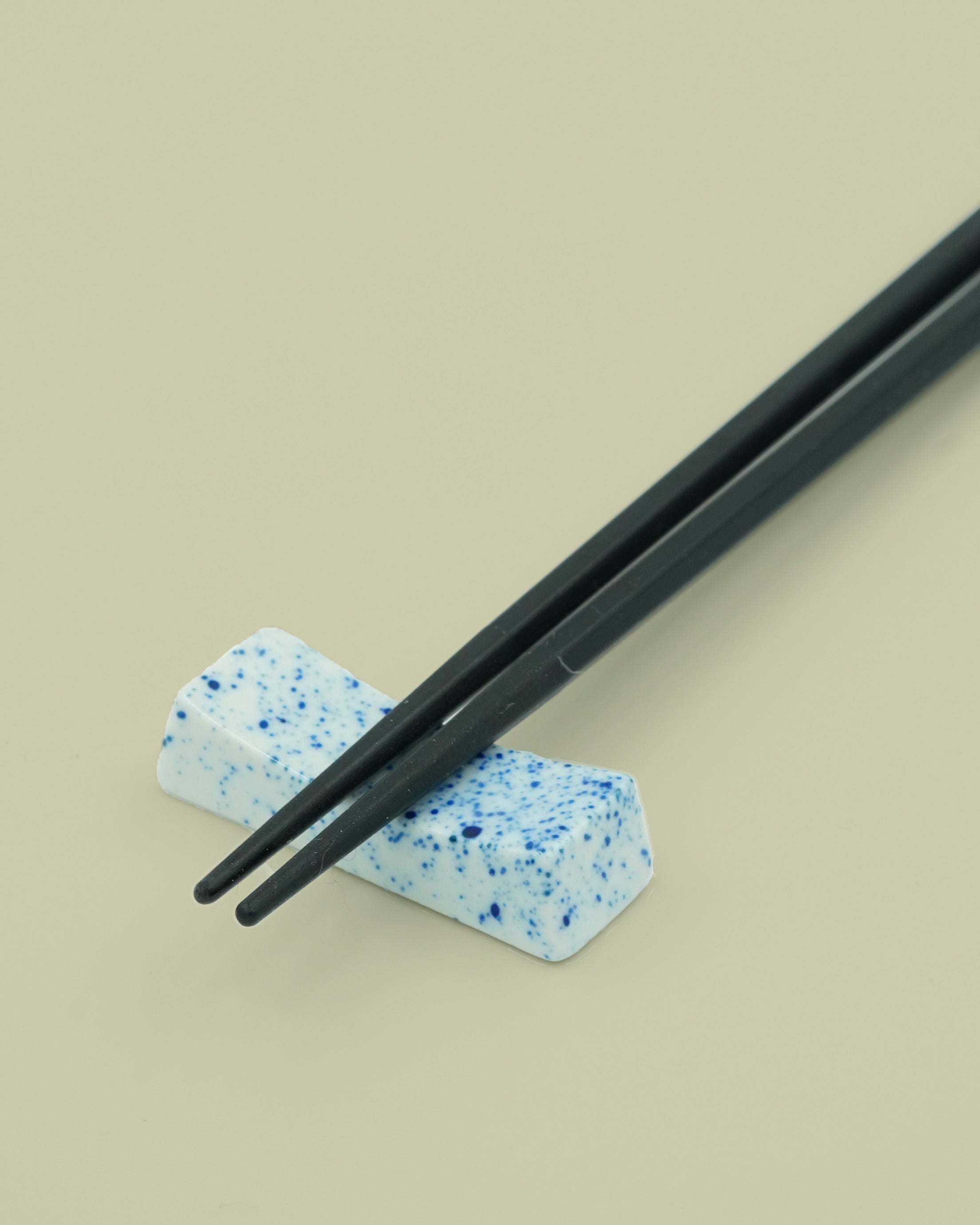 Billede af Spisepindeholder i blå nuancer | Seramikku