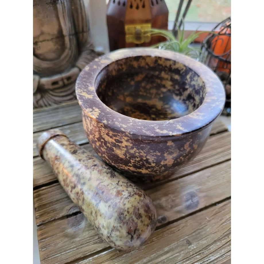 https://cdn.shopify.com/s/files/1/0601/1820/4588/products/soapstone-mortar-pestle-witchcraft-kitchen-witchery-incense-crafting-610898_460x@2x.jpg?v=1669204469