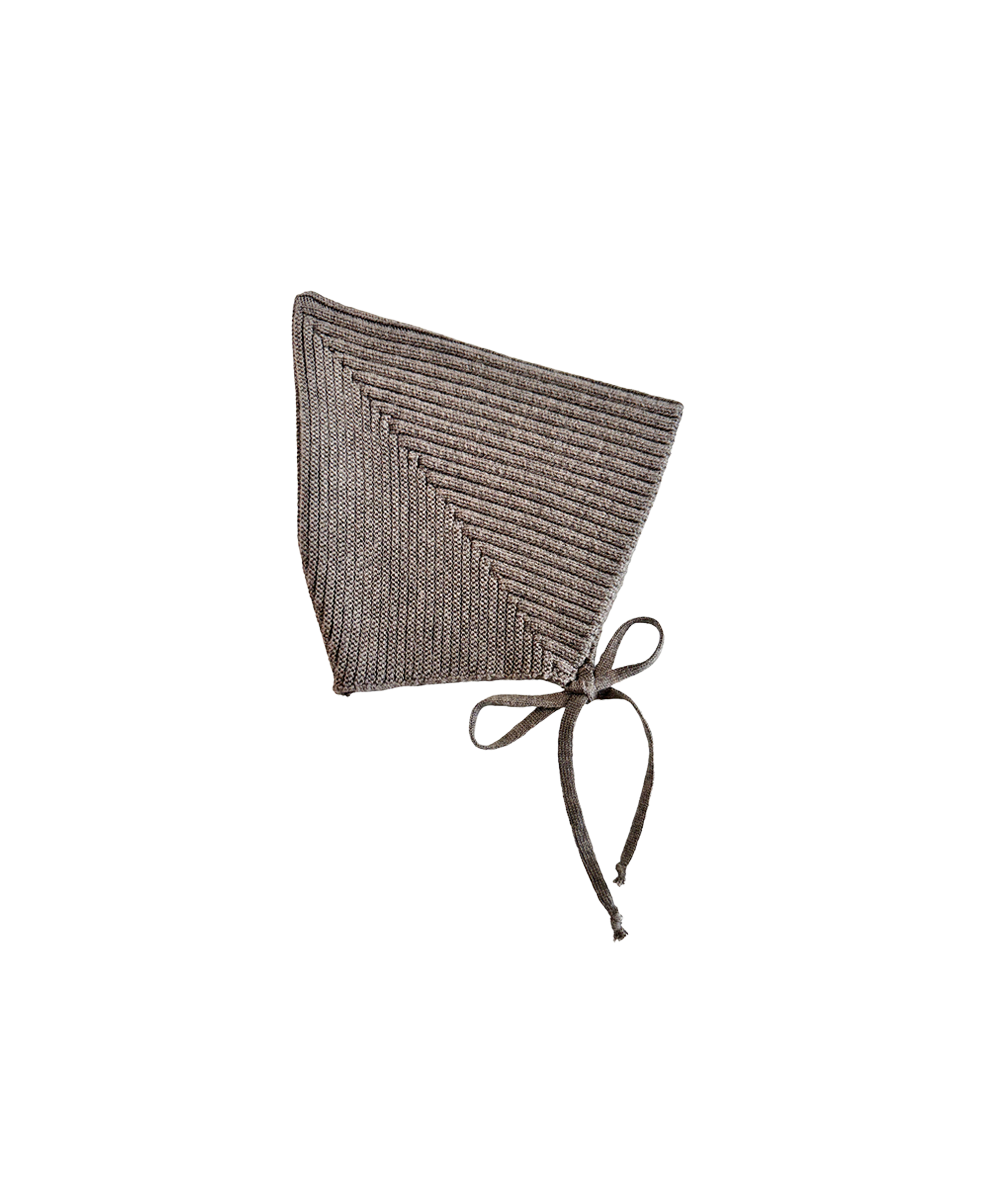 Mabli Knits Childrens AW24 MAB067 Sylfaen Pixie Bonnet Morel