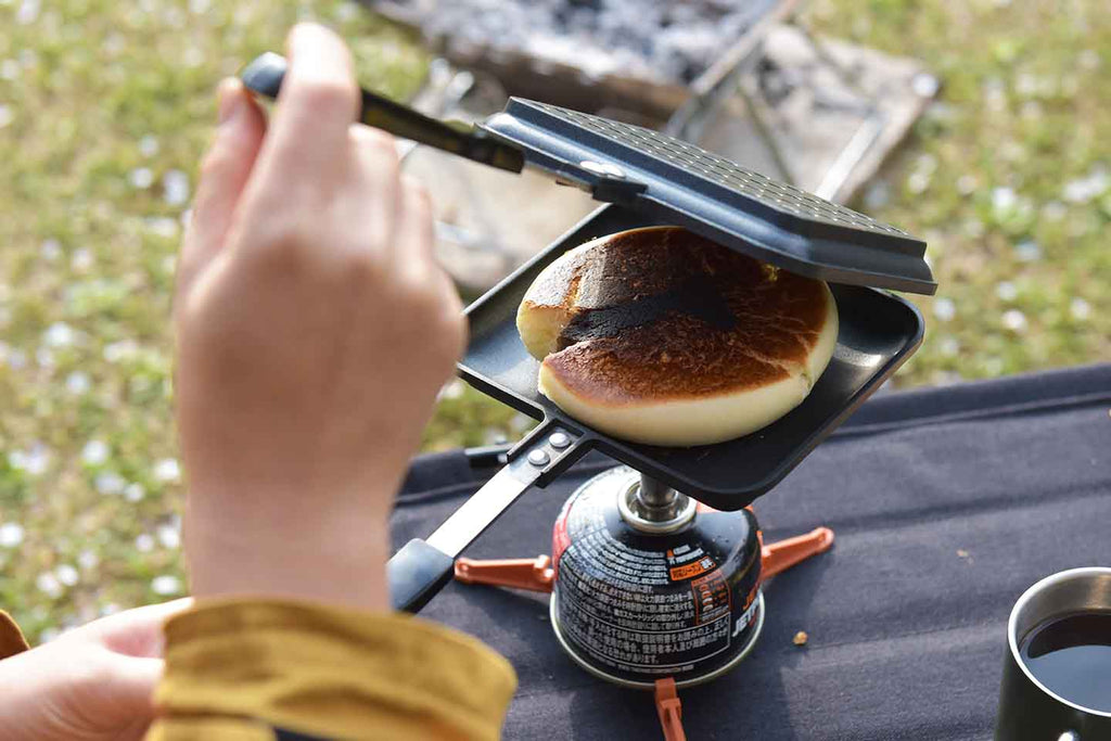 朝食はホットサンドであんまんバター焼き