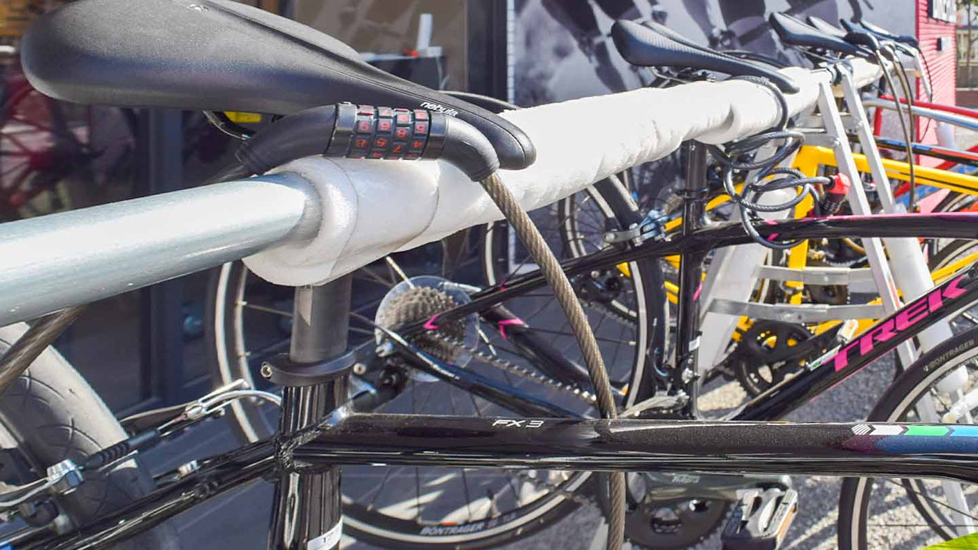 盗難防止 自転車を電柱にかける