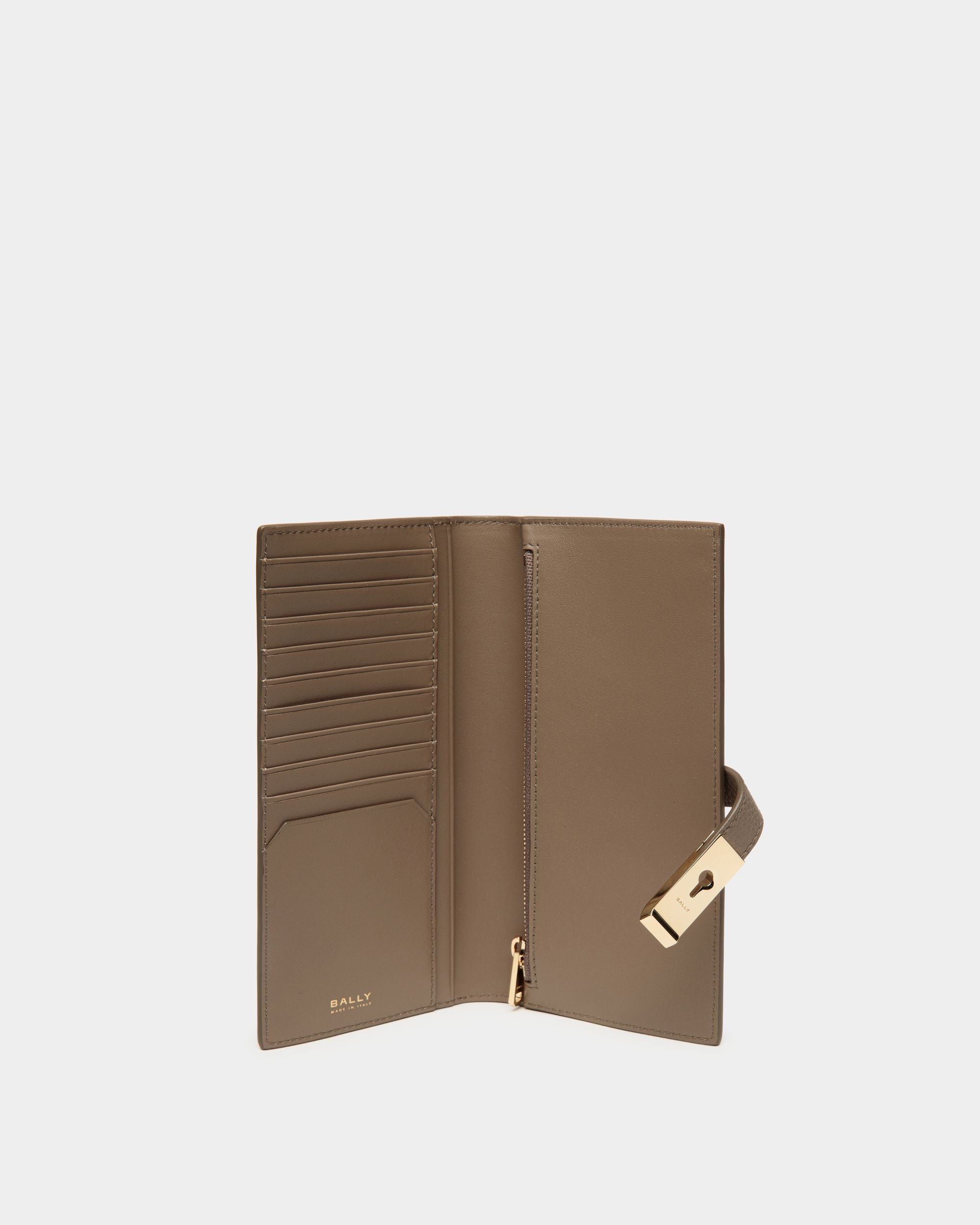 BALLY_WLL00B_VT710_U8B7Y_03.