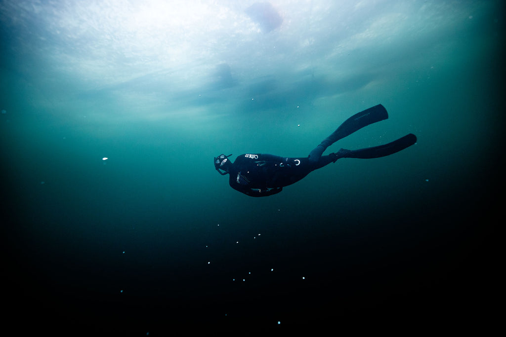 This is how you equalize pressure in the ear when freediving and diving