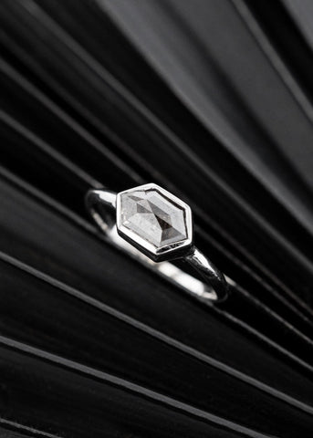 The Leda ring with a beautiful hexagon gray diamond