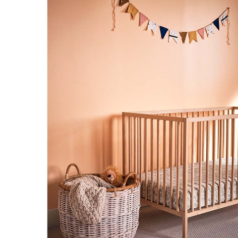Cinco ideas para decorar la habitación de un bebé: dormitorio para bebé muy sencillo y práctico.